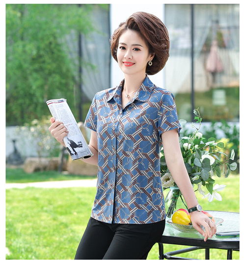 洋湖轩榭 今夏妈妈装新风尚，印花衬衫演绎优雅与舒适
